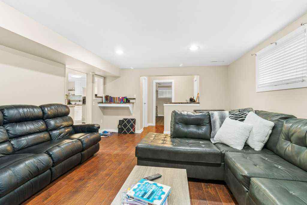 MLS® A2262679 - 3719 50 Street  in Eastview Red Deer, Residential