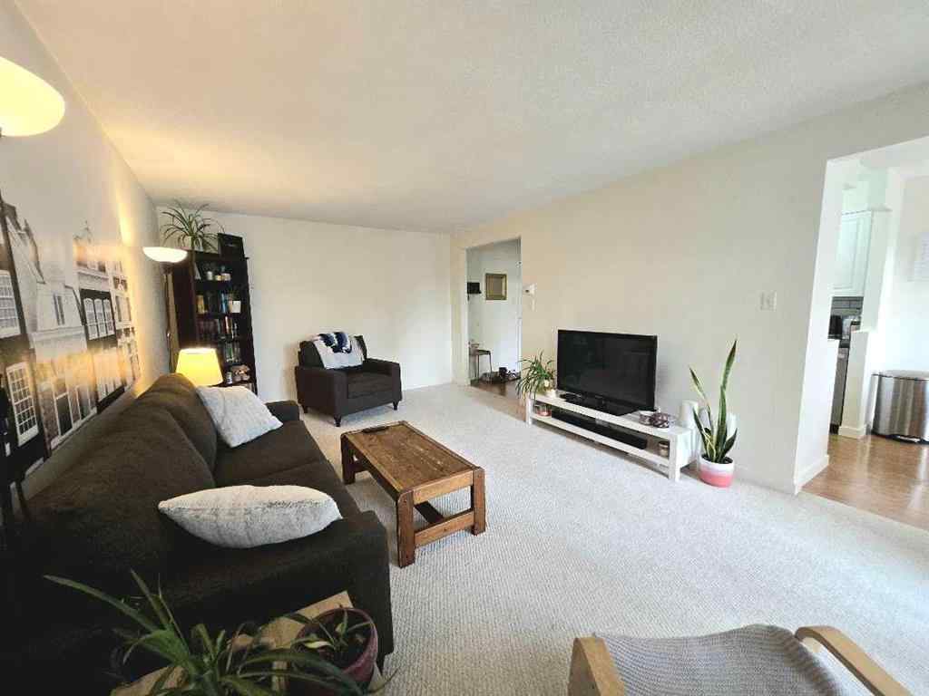 MLS® A2262682 - Unit #305 11455 41 Avenue NW in Royal Gardens_EDMO Edmonton, Residential