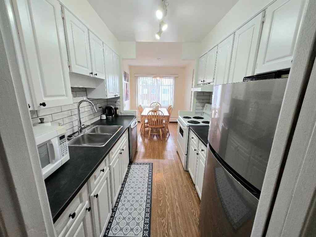 MLS® A2262682 - Unit #305 11455 41 Avenue NW in Royal Gardens_EDMO Edmonton, Residential