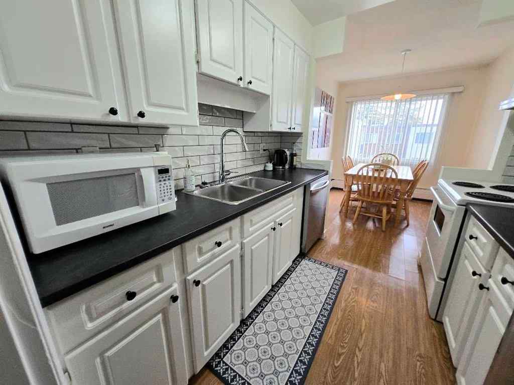 MLS® A2262682 - Unit #305 11455 41 Avenue NW in Royal Gardens_EDMO Edmonton, Residential