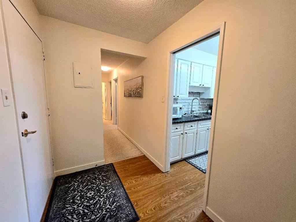 MLS® A2262682 - Unit #305 11455 41 Avenue NW in Royal Gardens_EDMO Edmonton, Residential