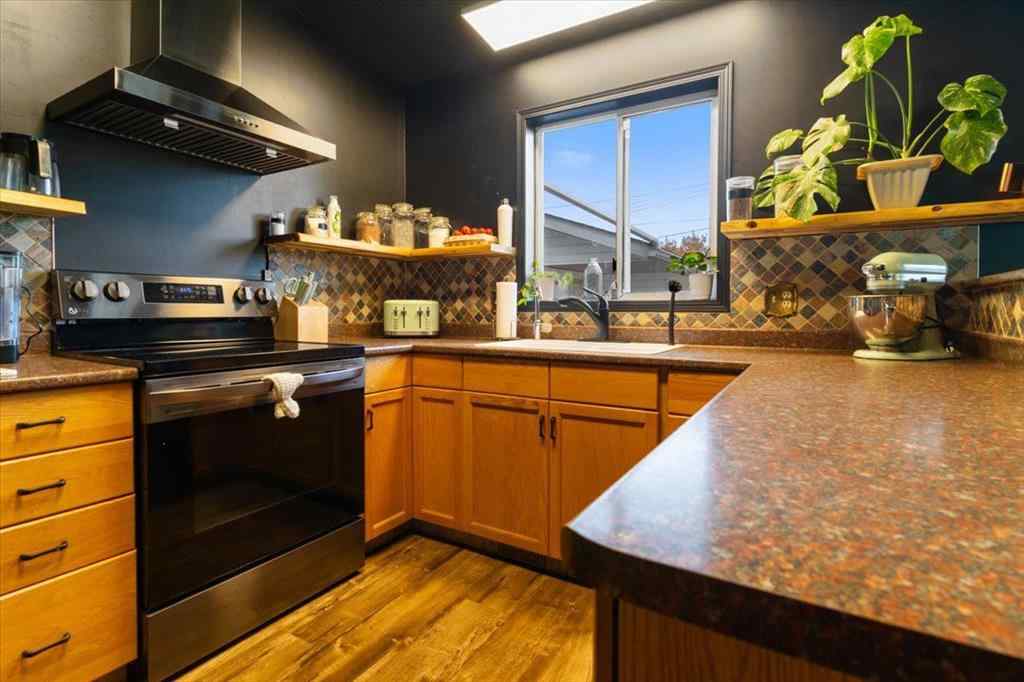 MLS® A2262685 - 9524 93 Avenue  in NONE Wembley, Residential