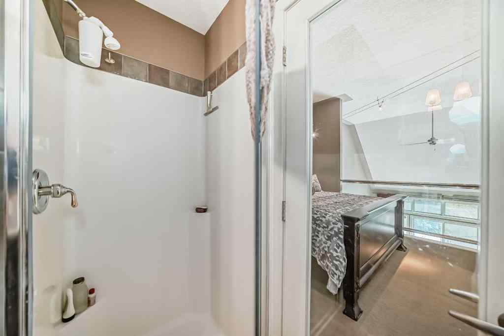 MLS® A2262687 - Unit #206 1505 27 Avenue SW in South Calgary Calgary, Residential