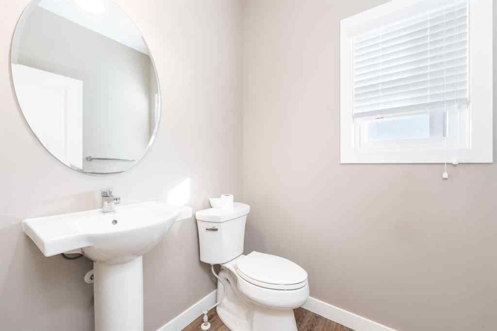 MLS® A2262693 - 243 Kinniburgh Road  in Kinniburgh North Chestermere, Residential