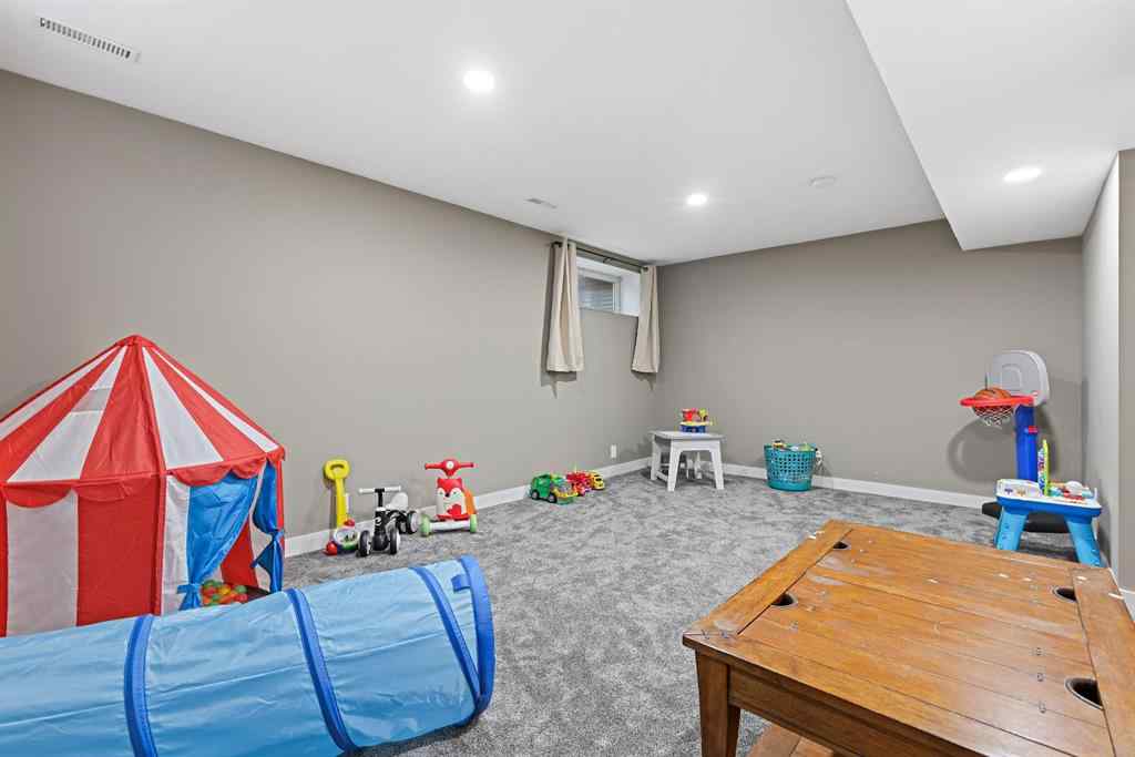 MLS® A2262695 - 82 Erin Grove SE in Erin Woods Calgary, Residential