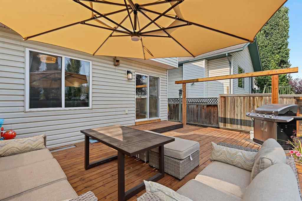 MLS® A2262695 - 82 Erin Grove SE in Erin Woods Calgary, Residential