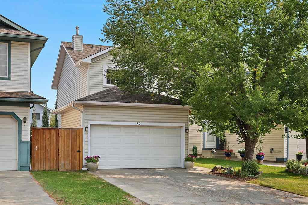 MLS® A2262695 - 82 Erin Grove SE in Erin Woods Calgary, Residential