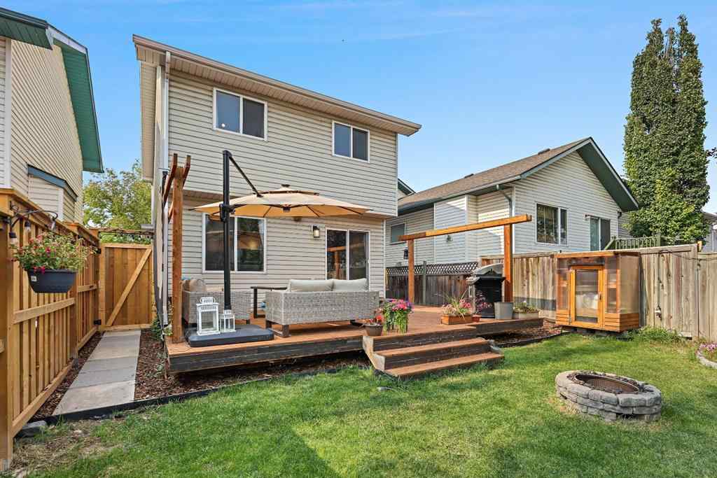 MLS® A2262695 - 82 Erin Grove SE in Erin Woods Calgary, Residential