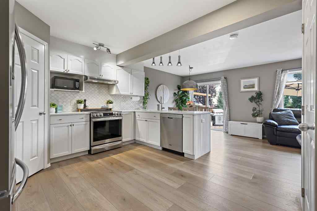 MLS® A2262695 - 82 Erin Grove SE in Erin Woods Calgary, Residential