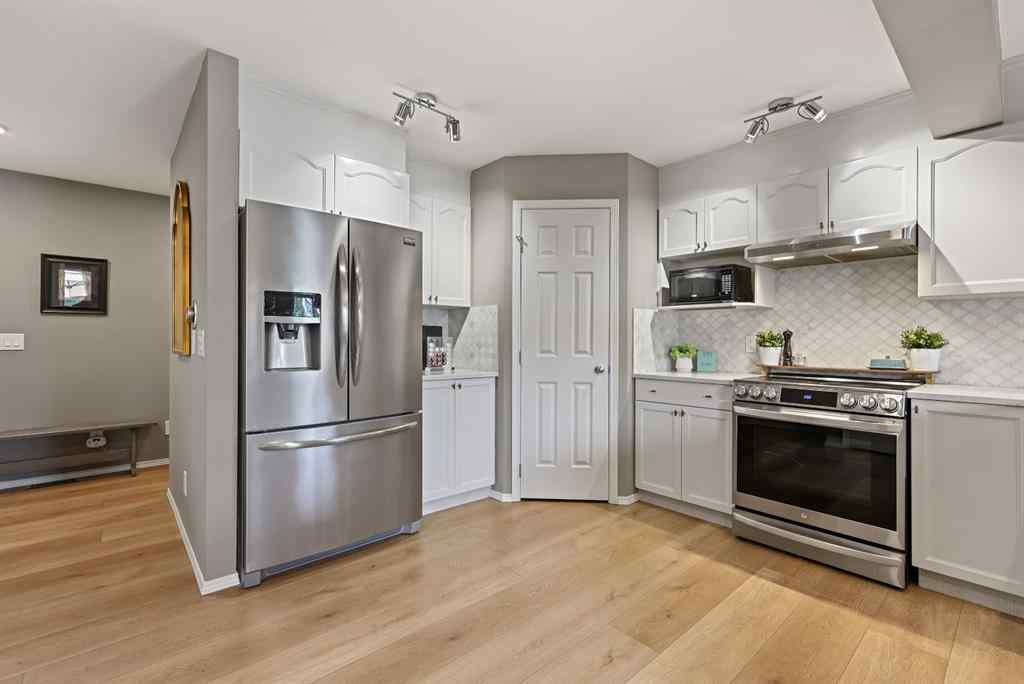 MLS® A2262695 - 82 Erin Grove SE in Erin Woods Calgary, Residential