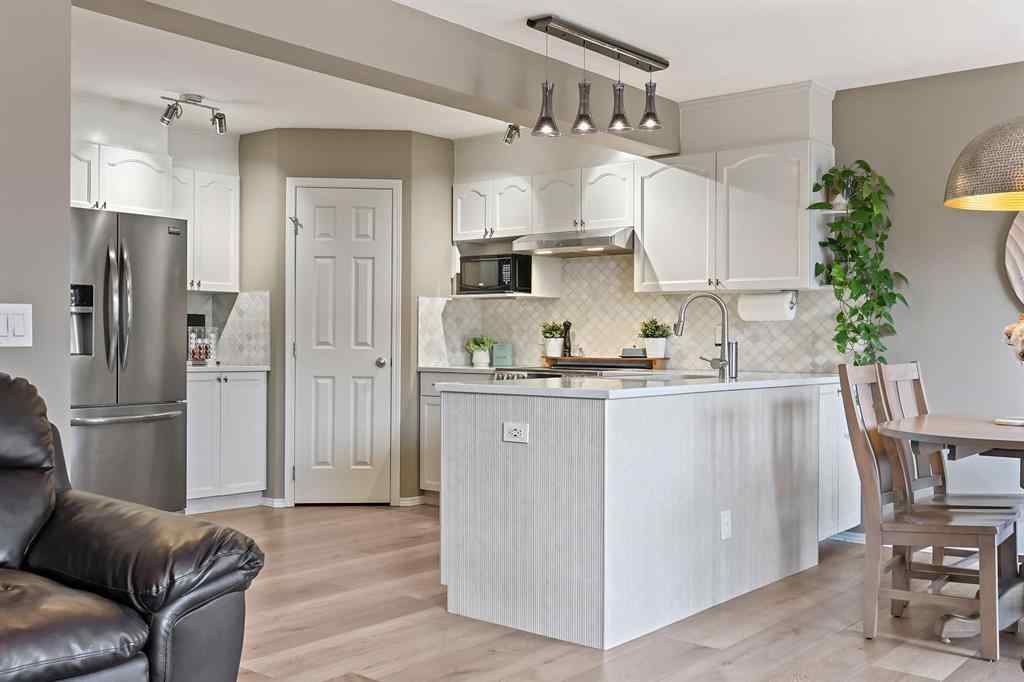 MLS® A2262695 - 82 Erin Grove SE in Erin Woods Calgary, Residential