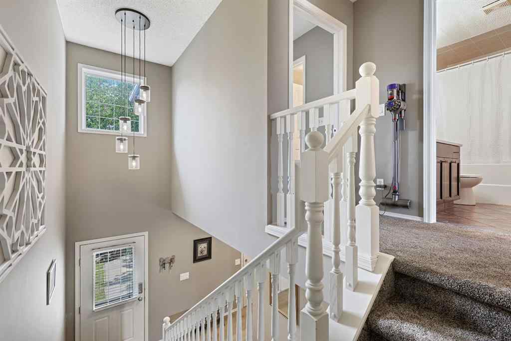 MLS® A2262695 - 82 Erin Grove SE in Erin Woods Calgary, Residential
