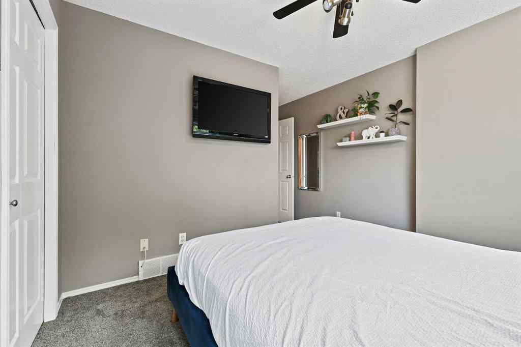 MLS® A2262695 - 82 Erin Grove SE in Erin Woods Calgary, Residential