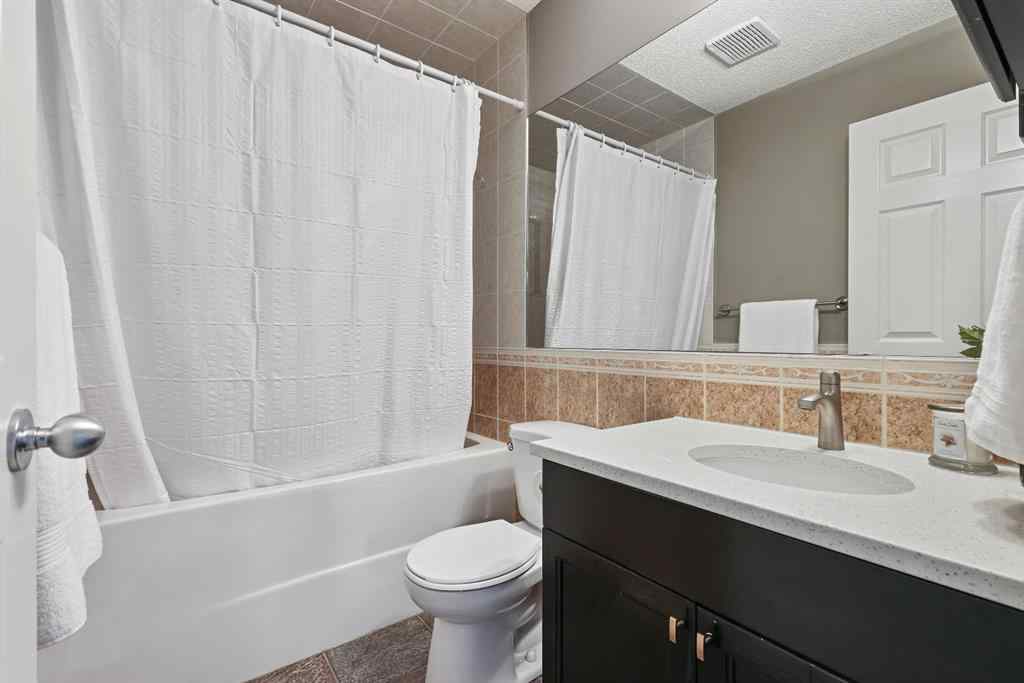 MLS® A2262695 - 82 Erin Grove SE in Erin Woods Calgary, Residential