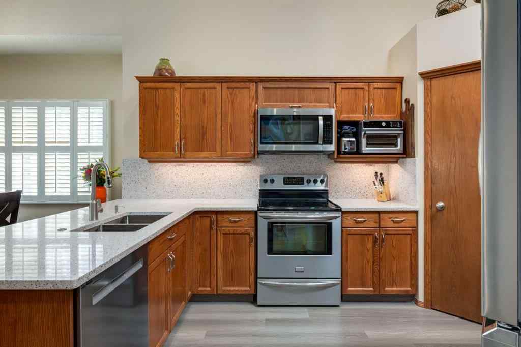 MLS® A2262696 - 258 Millview Gardens SW in Millrise Calgary, Residential