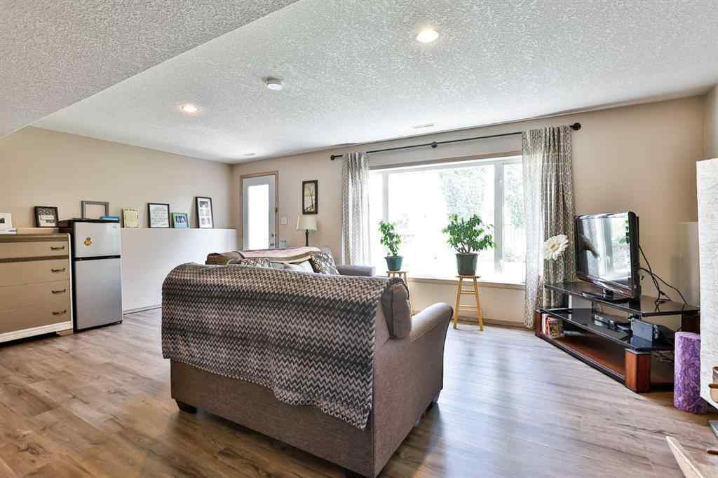 MLS® A2262700 - 16 Blackfoot Court W in Indian Battle Heights Lethbridge, Residential