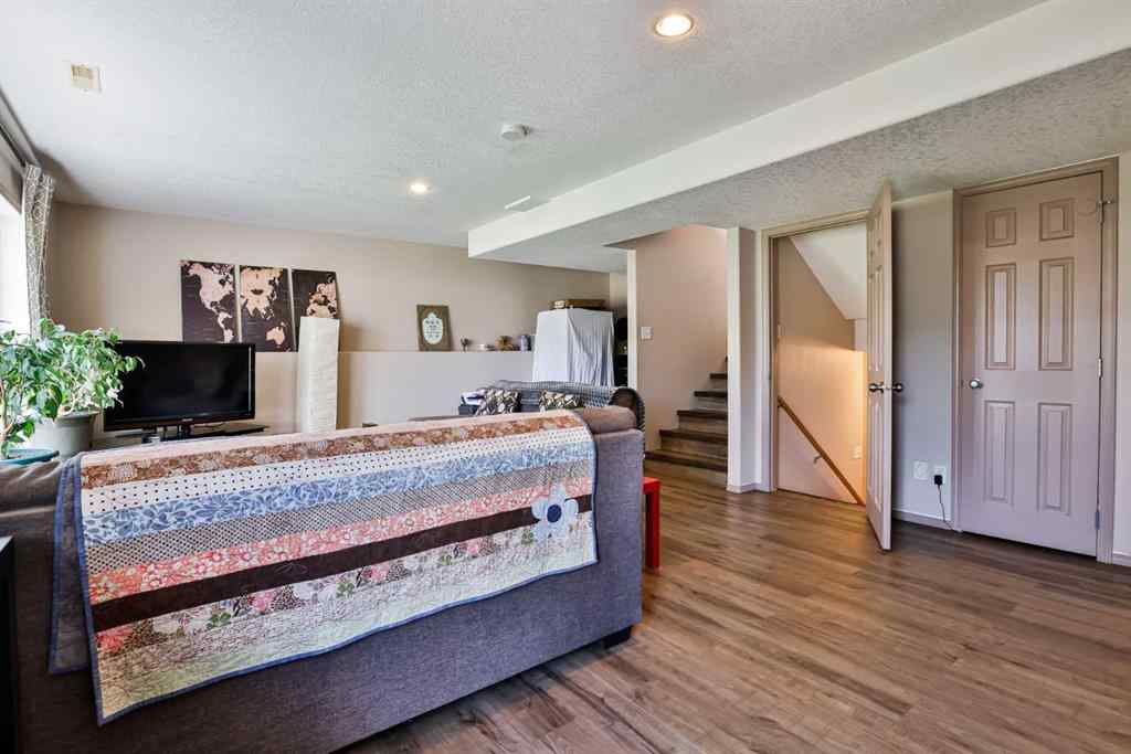 MLS® A2262700 - 16 Blackfoot Court W in Indian Battle Heights Lethbridge, Residential