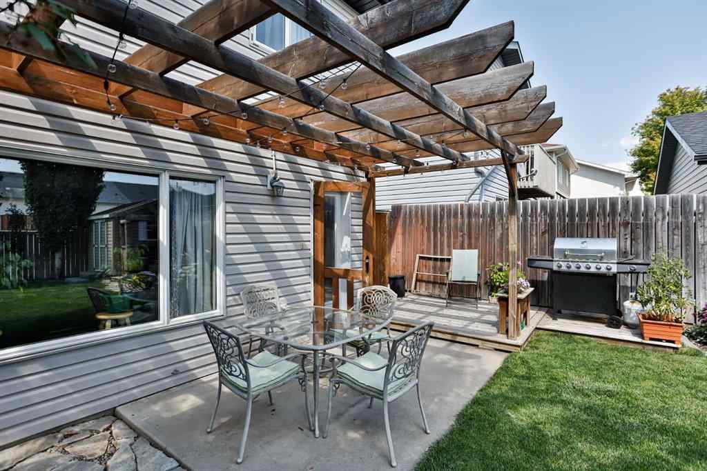 MLS® A2262700 - 16 Blackfoot Court W in Indian Battle Heights Lethbridge, Residential