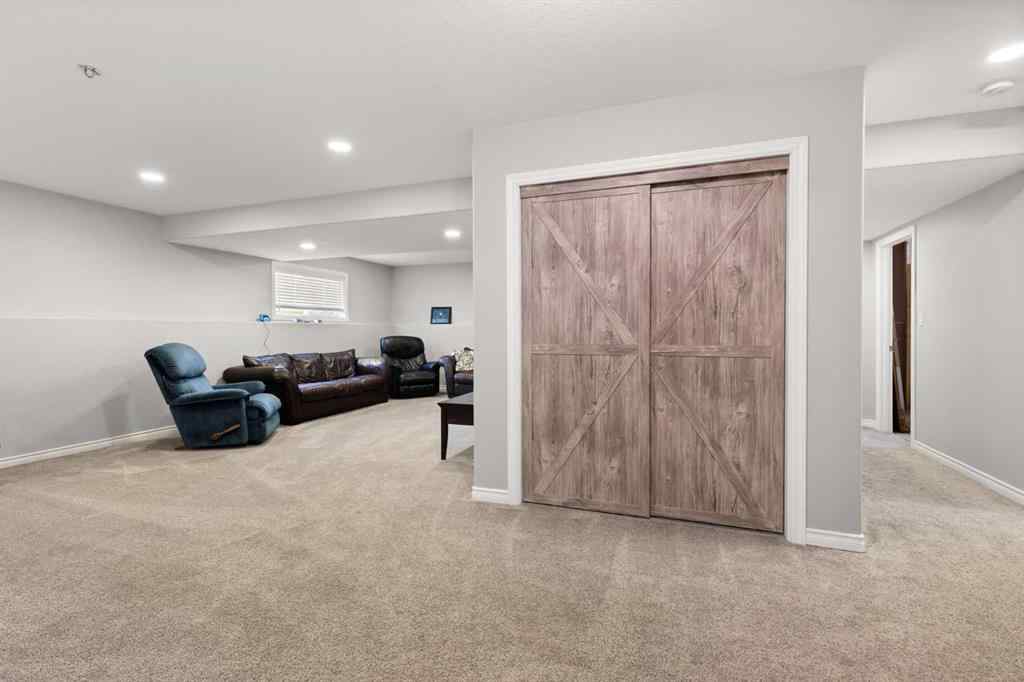 MLS® A2262701 - 404 Jesmond Place SW in NONE Redcliff, Residential