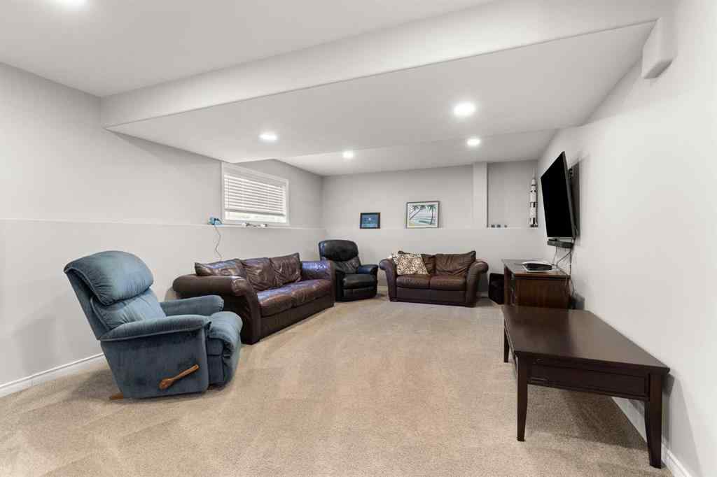 MLS® A2262701 - 404 Jesmond Place SW in NONE Redcliff, Residential