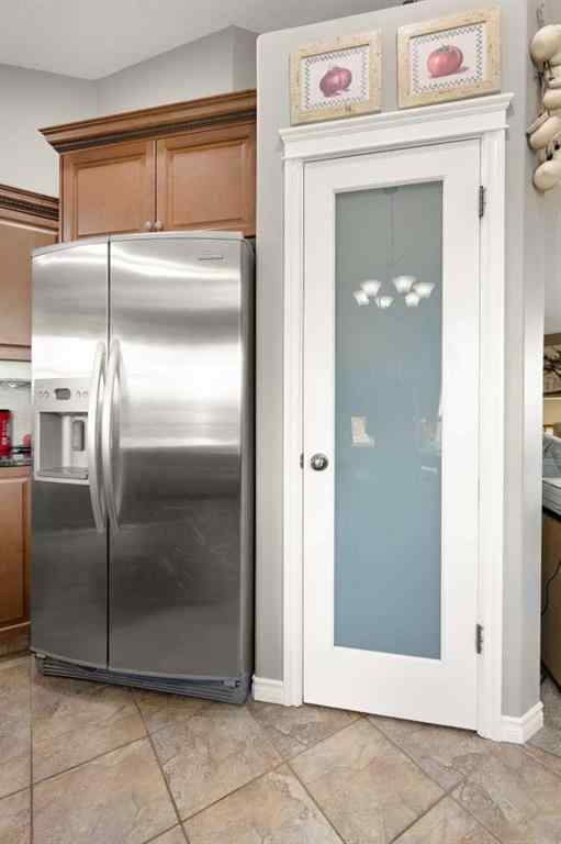 MLS® A2262701 - 404 Jesmond Place SW in NONE Redcliff, Residential