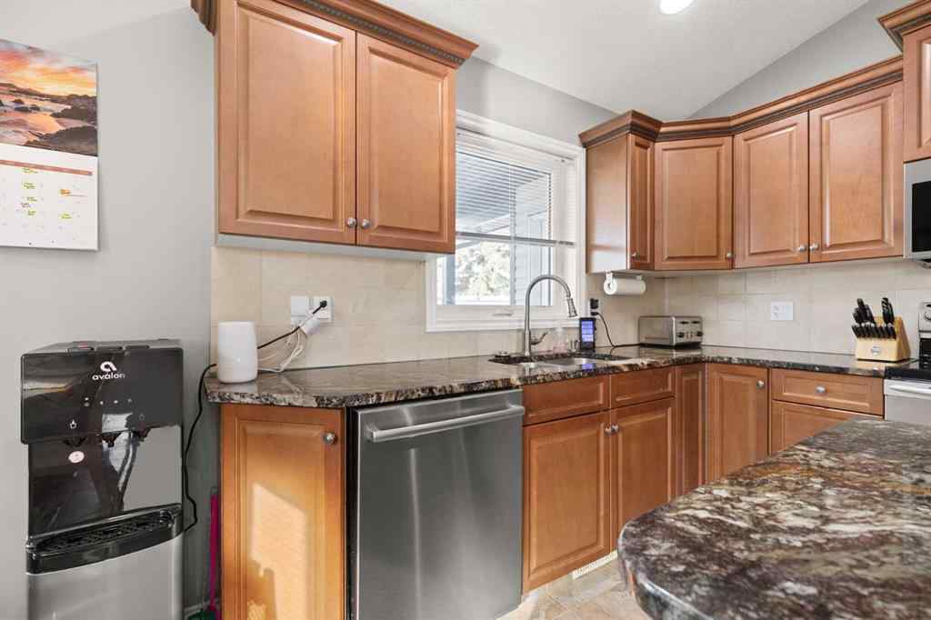 MLS® A2262701 - 404 Jesmond Place SW in NONE Redcliff, Residential