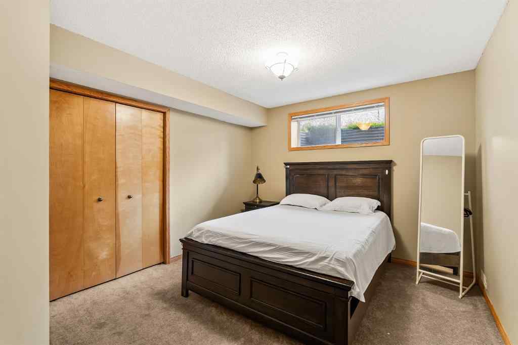 MLS® A2262709 - 120 Simcoe Close SW in Signal Hill Calgary, Residential