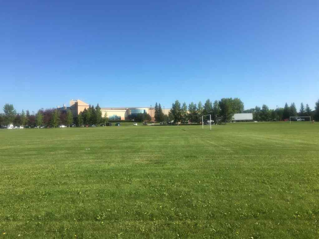 MLS® A2262709 - 120 Simcoe Close SW in Signal Hill Calgary, Residential