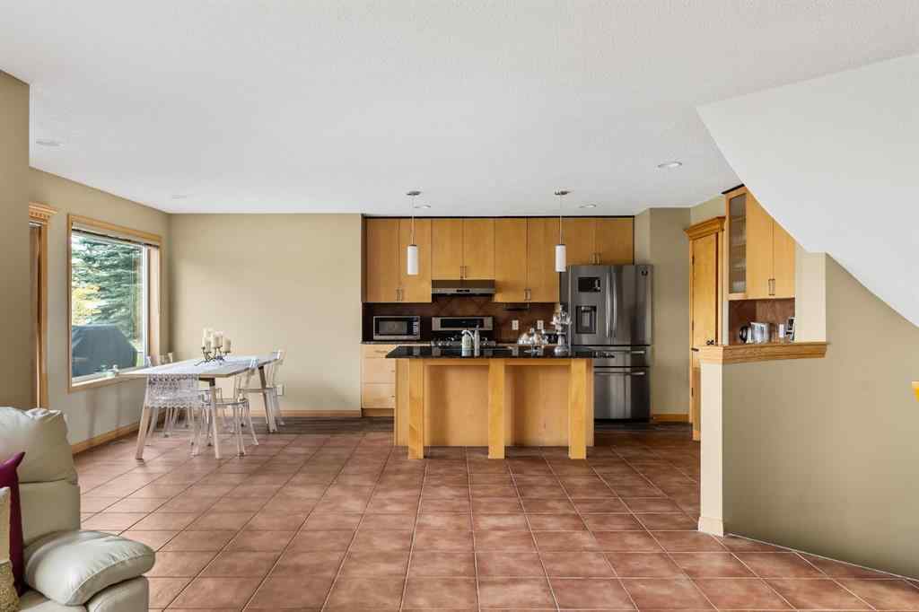 MLS® A2262709 - 120 Simcoe Close SW in Signal Hill Calgary, Residential