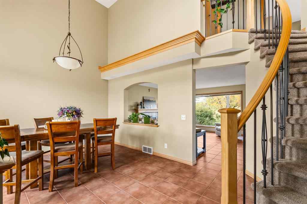 MLS® A2262709 - 120 Simcoe Close SW in Signal Hill Calgary, Residential