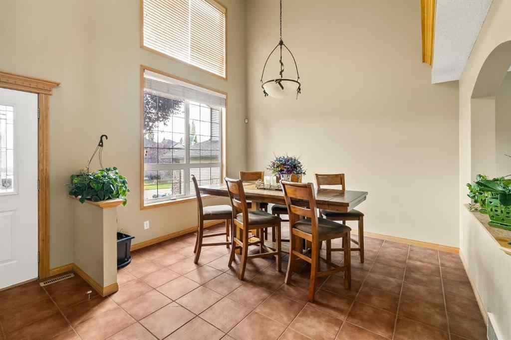 MLS® A2262709 - 120 Simcoe Close SW in Signal Hill Calgary, Residential