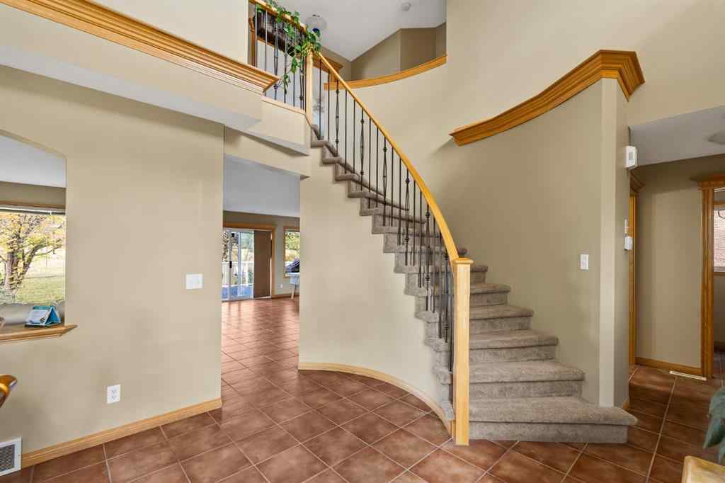 MLS® A2262709 - 120 Simcoe Close SW in Signal Hill Calgary, Residential