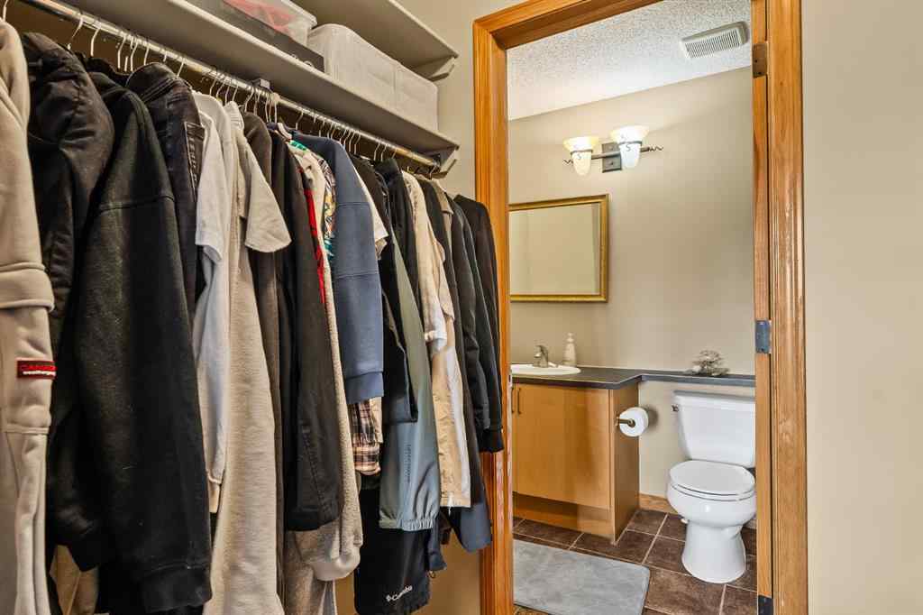 MLS® A2262709 - 120 Simcoe Close SW in Signal Hill Calgary, Residential