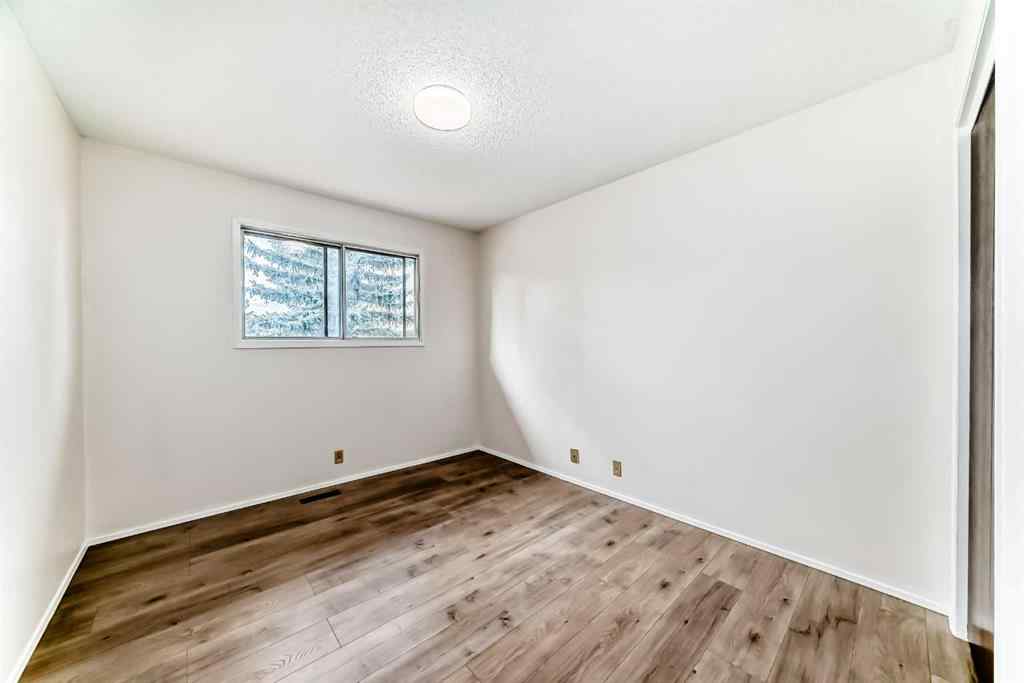 MLS® A2262711 - 279 Beddington Circle NE in Beddington Heights Calgary, Residential