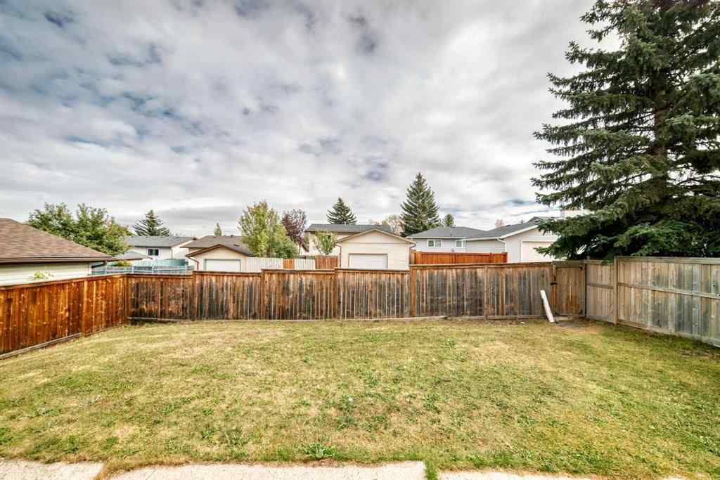 MLS® A2262711 - 279 Beddington Circle NE in Beddington Heights Calgary, Residential
