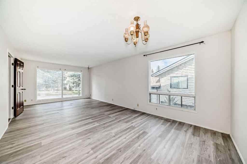 MLS® A2262711 - 279 Beddington Circle NE in Beddington Heights Calgary, Residential