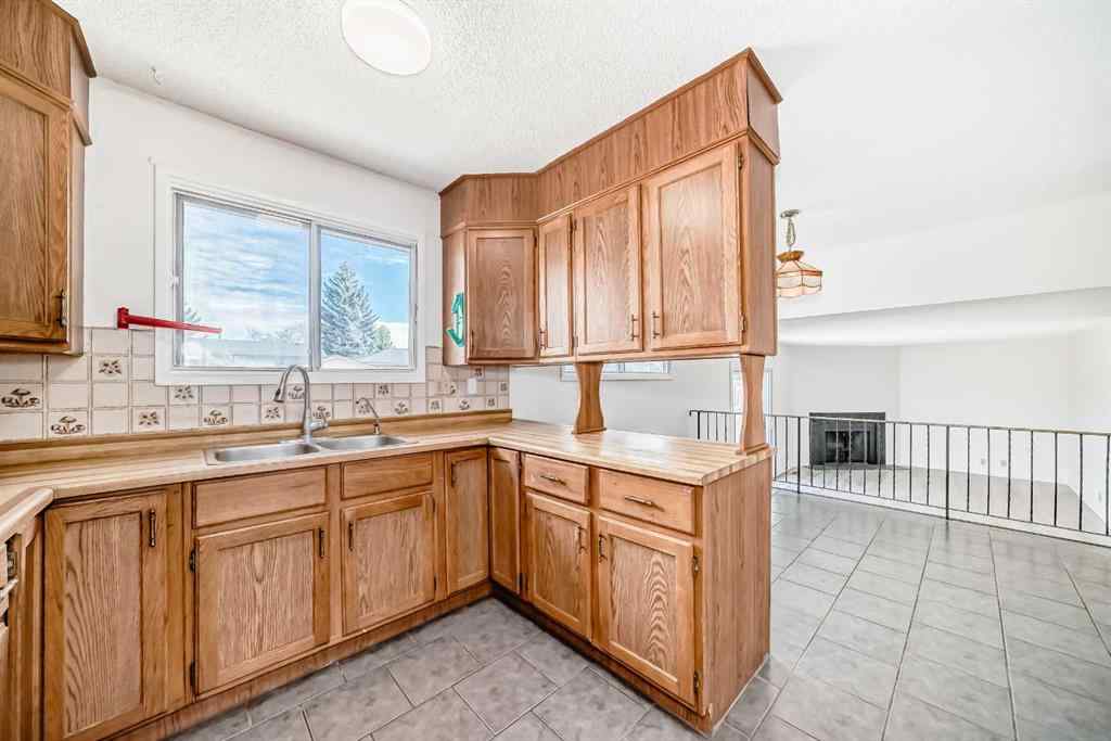 MLS® A2262711 - 279 Beddington Circle NE in Beddington Heights Calgary, Residential