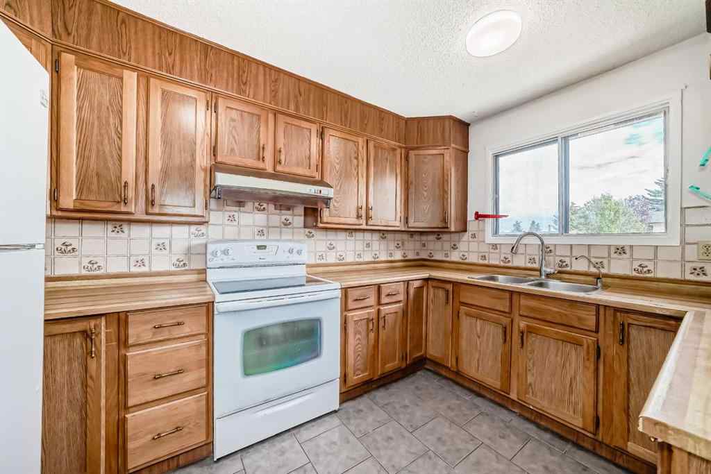 MLS® A2262711 - 279 Beddington Circle NE in Beddington Heights Calgary, Residential