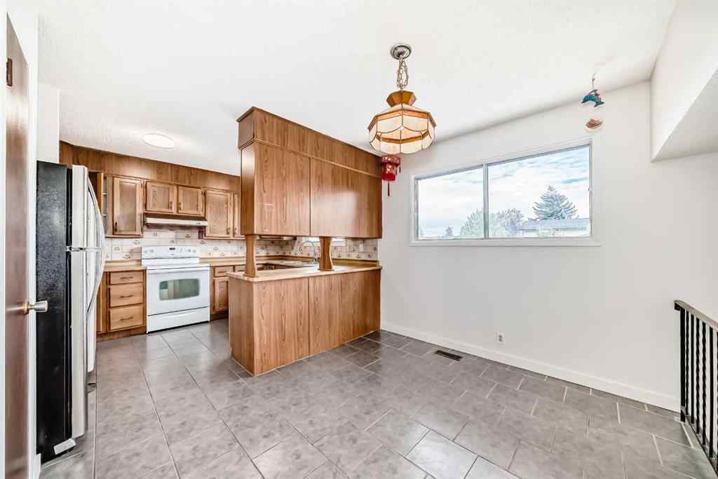 MLS® A2262711 - 279 Beddington Circle NE in Beddington Heights Calgary, Residential