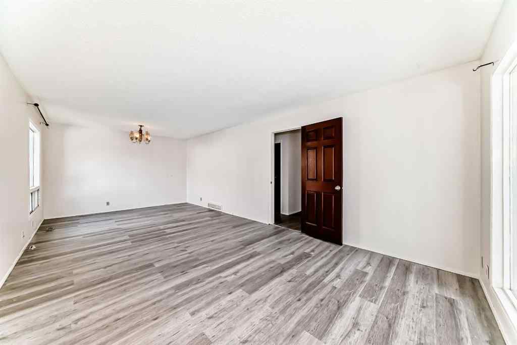 MLS® A2262711 - 279 Beddington Circle NE in Beddington Heights Calgary, Residential