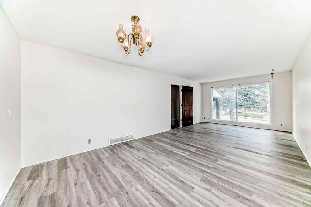 MLS® A2262711 - 279 Beddington Circle NE in Beddington Heights Calgary, Residential