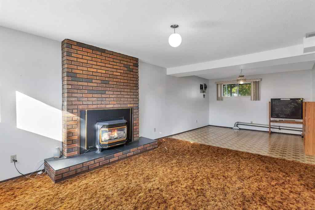 MLS® A2262714 - 5628 55 Avenue  in NONE Rocky Mountain House, Residential