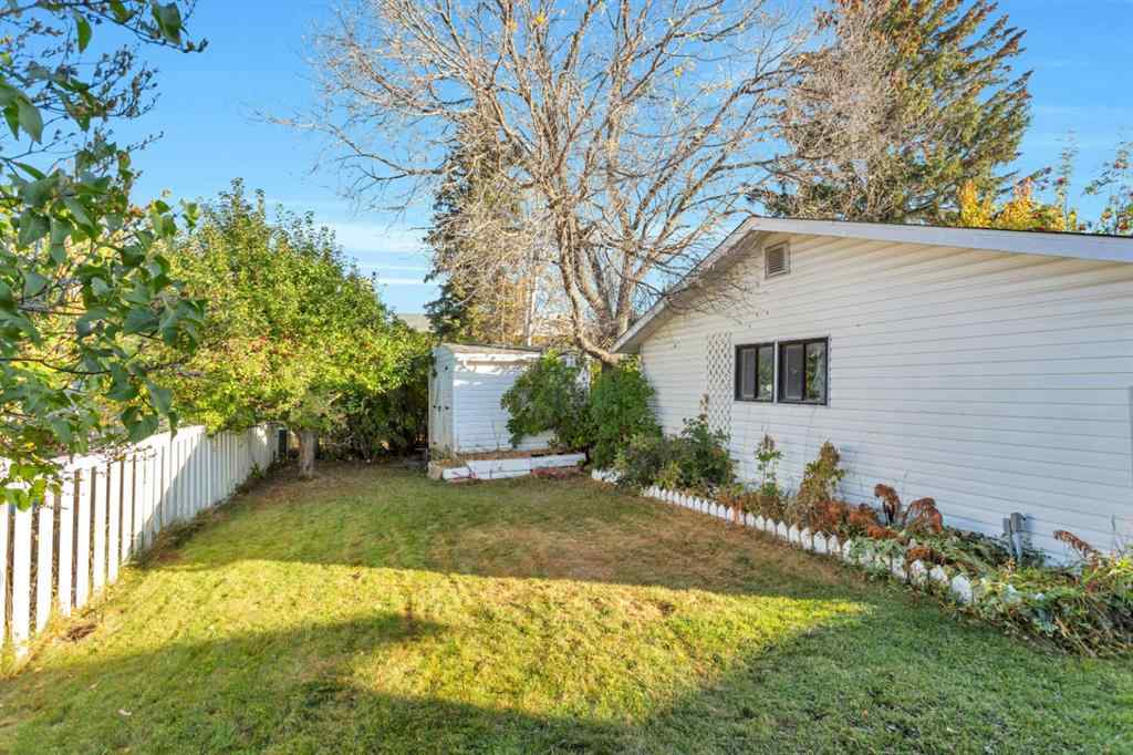 MLS® A2262714 - 5628 55 Avenue  in NONE Rocky Mountain House, Residential