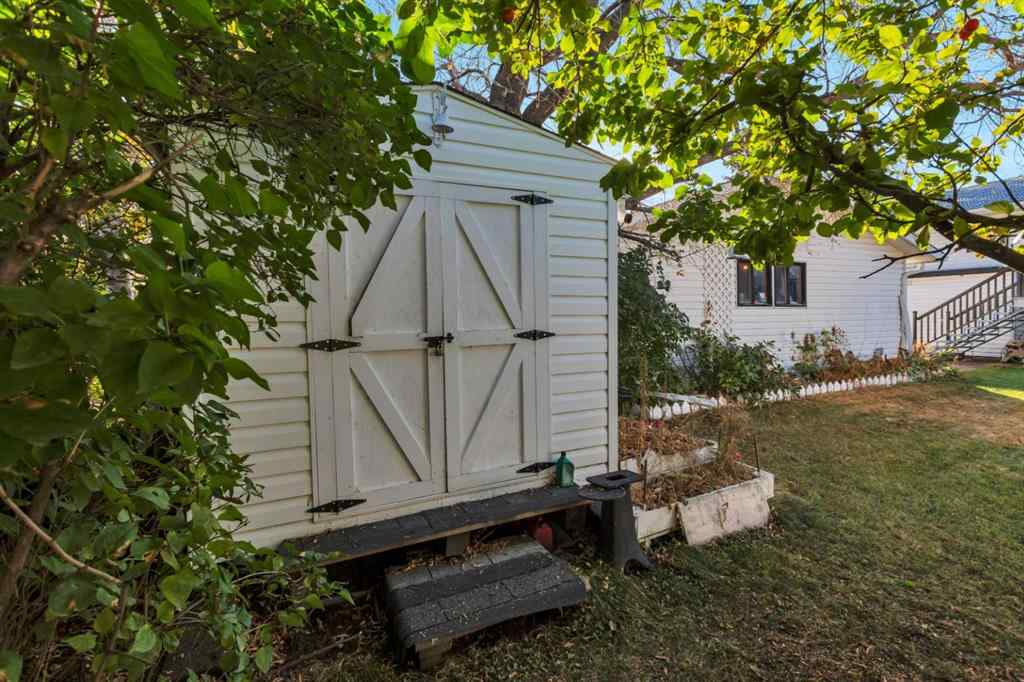 MLS® A2262714 - 5628 55 Avenue  in NONE Rocky Mountain House, Residential