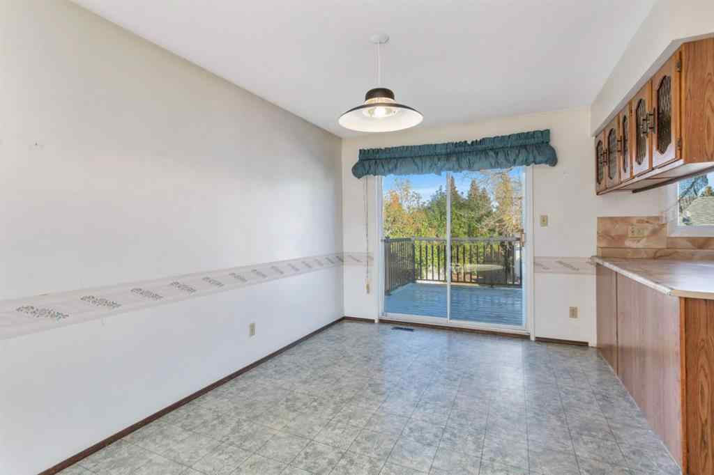 MLS® A2262714 - 5628 55 Avenue  in NONE Rocky Mountain House, Residential