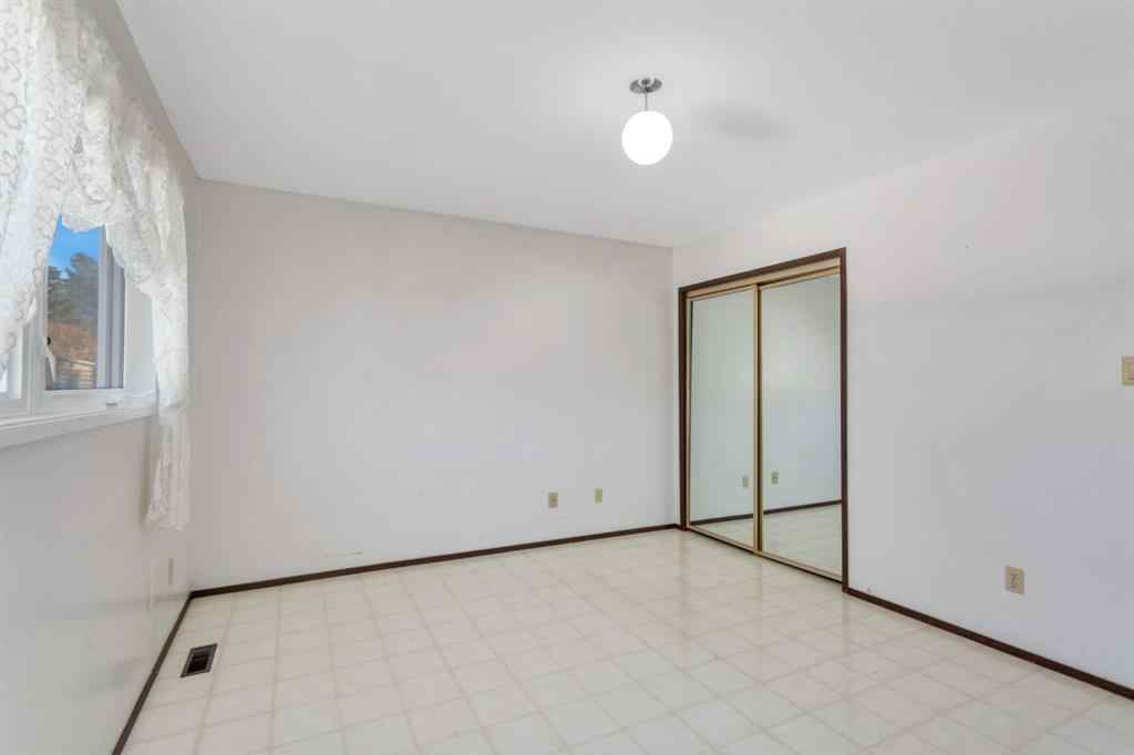 MLS® A2262714 - 5628 55 Avenue  in NONE Rocky Mountain House, Residential