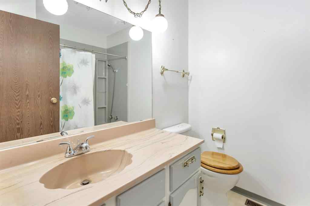 MLS® A2262714 - 5628 55 Avenue  in NONE Rocky Mountain House, Residential