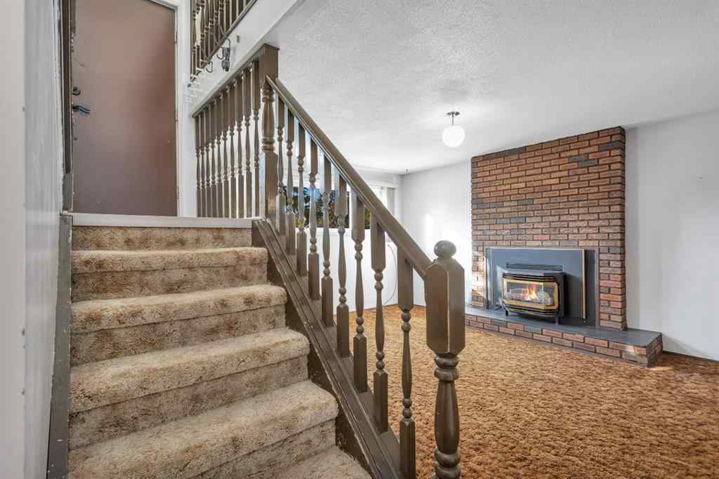 MLS® A2262714 - 5628 55 Avenue  in NONE Rocky Mountain House, Residential