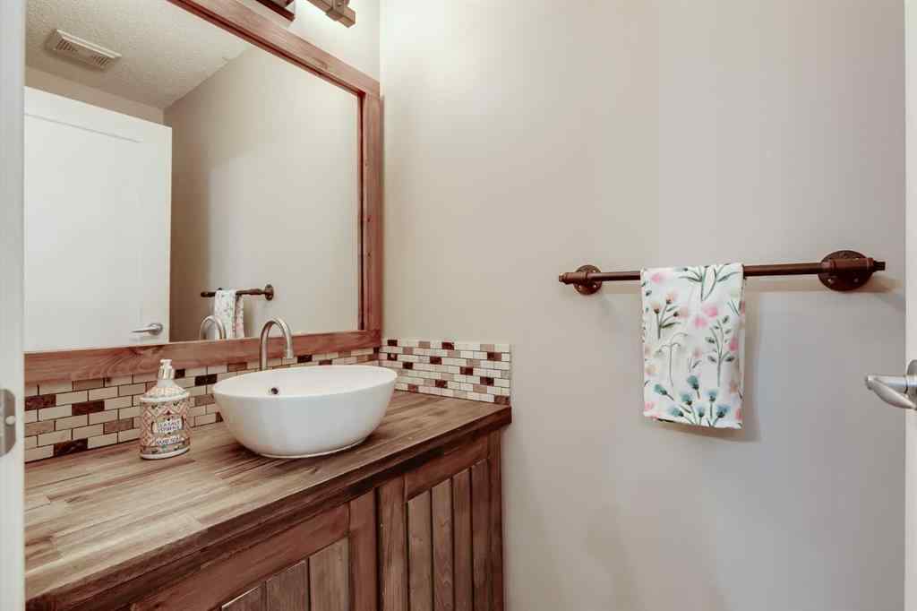 MLS® A2262719 - Unit #306 2445 Kingsland Road SE in Kings Heights Airdrie, Residential