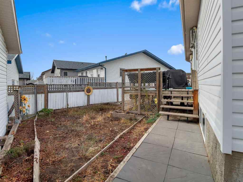 MLS® A2262728 - 67 Plumtree Crescent  in Panorama Estates Blackfalds, Residential